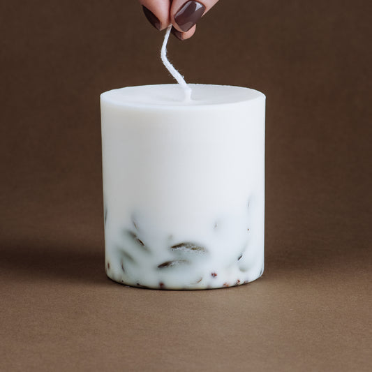 Forest berries pillar candle