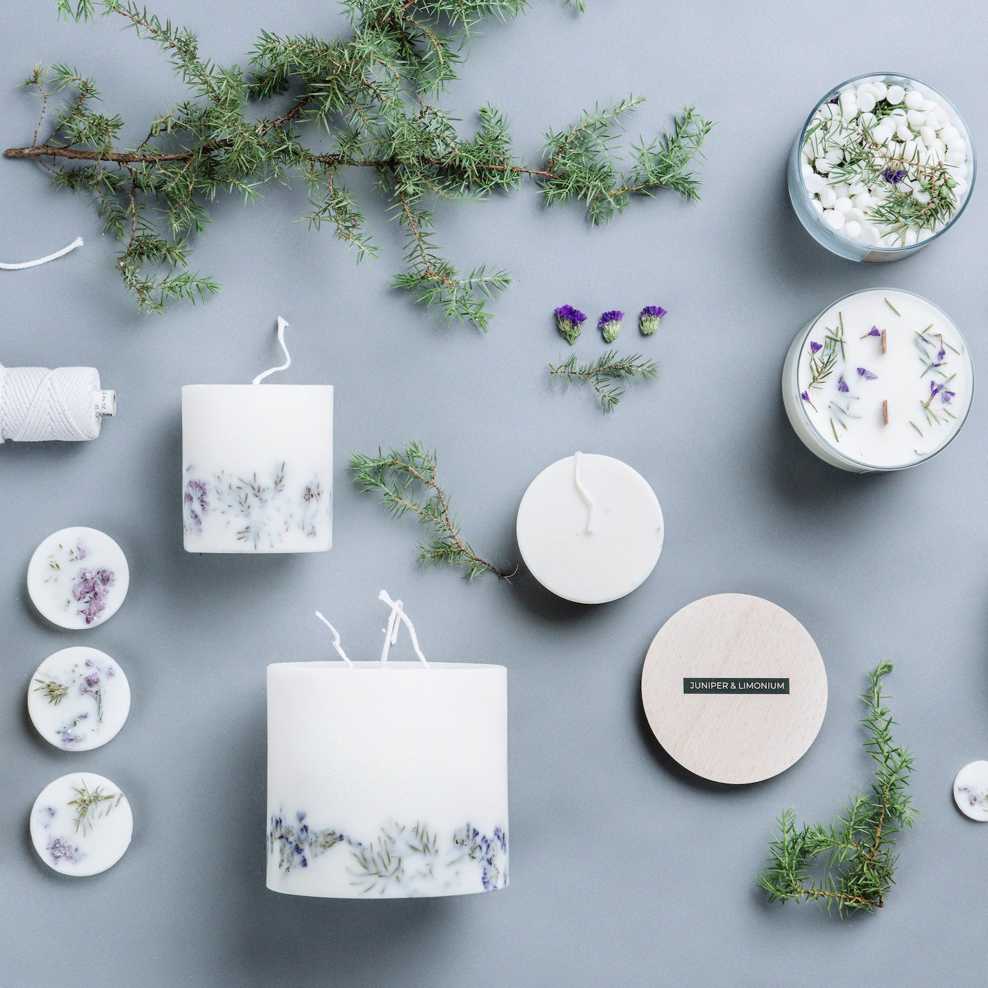 Juniper & limonium pillar candle