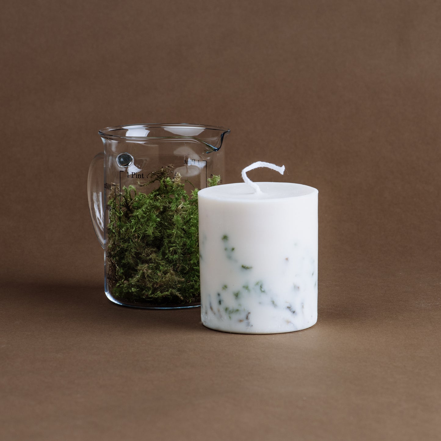 Moss pillar candle