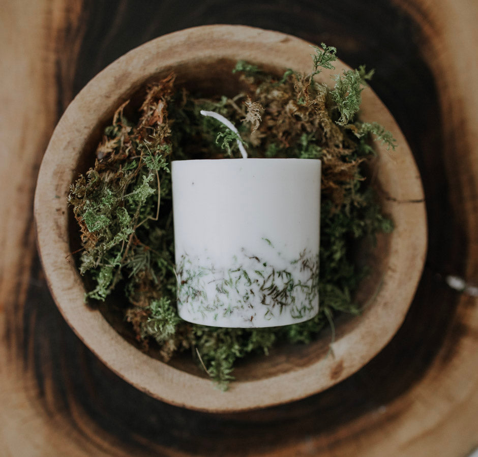 Moss pillar candle