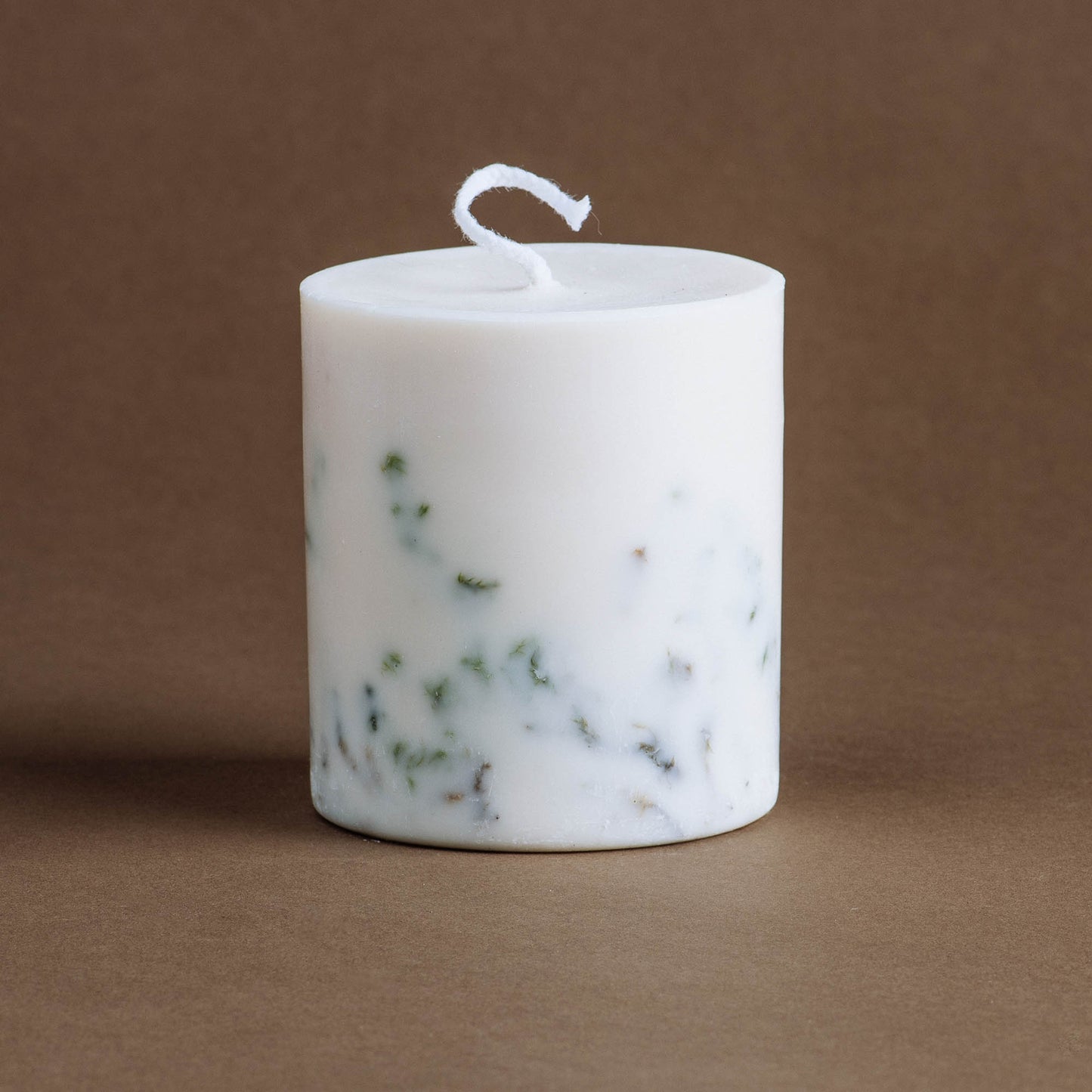 Moss pillar candle