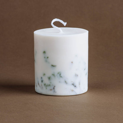 Moss pillar candle