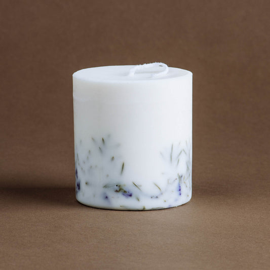 Juniper & limonium pillar candle