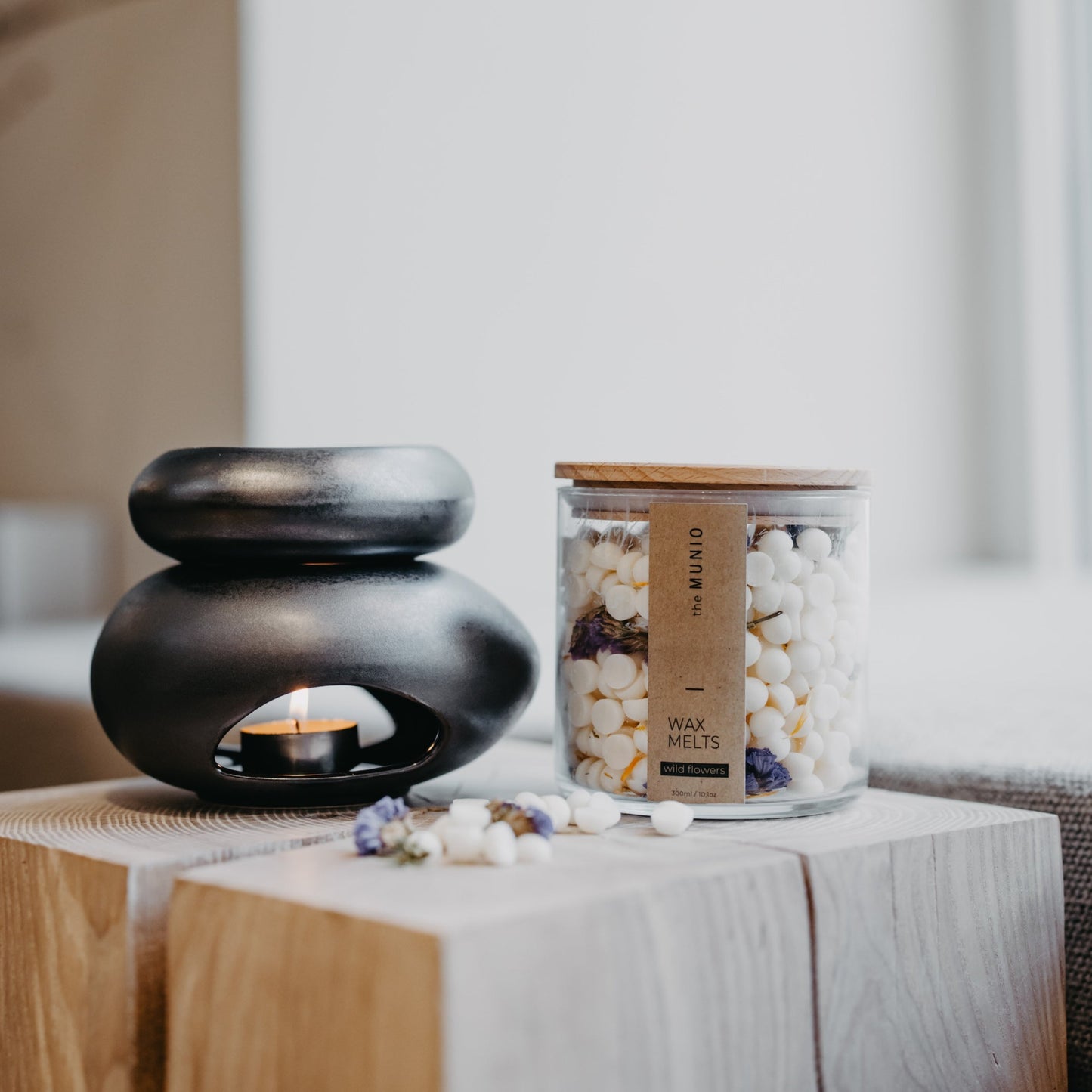 Black ceramic wax warmer