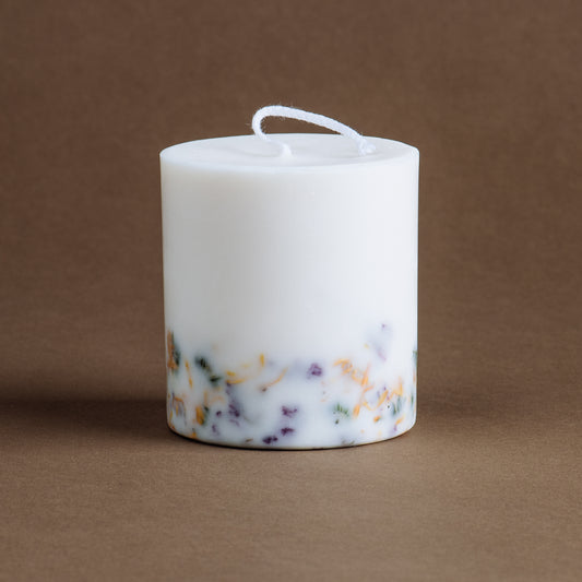 Wild flowers pillar candle