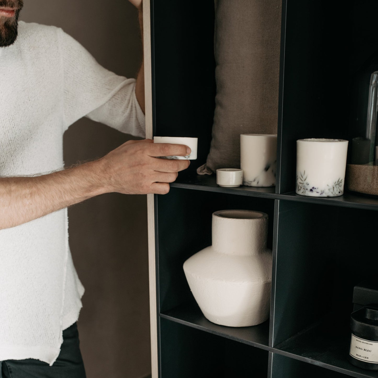 Juniper & limonium pillar candle