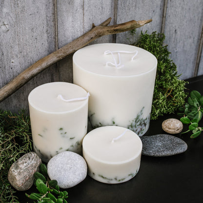 Moss pillar candle
